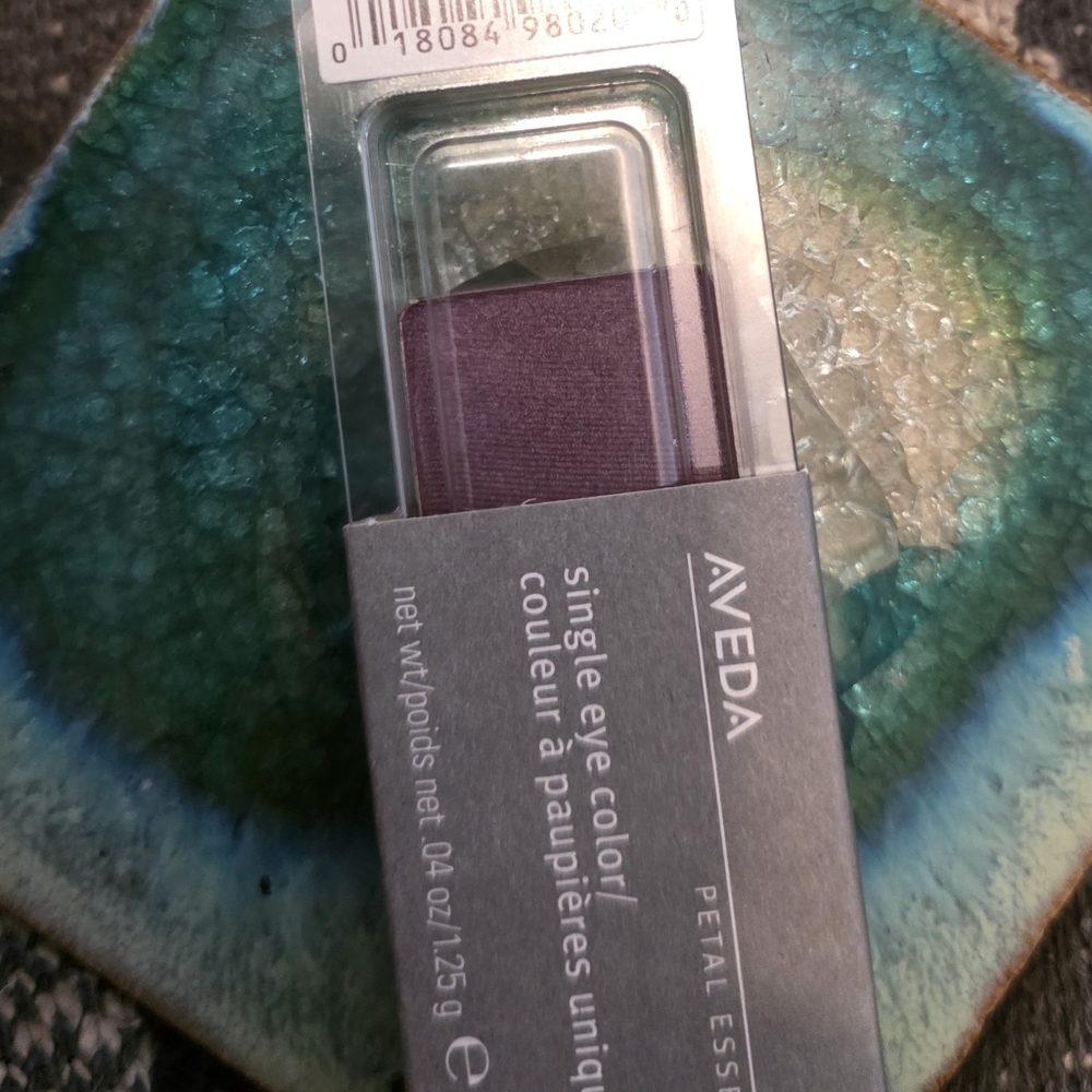 Aveda 990 Mauve Quartz Eye Shadow Petal Essence Color Rare Discontinued Retired
